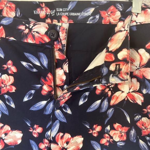 GAP Slim Floral Khakis - Picture 3 of 4